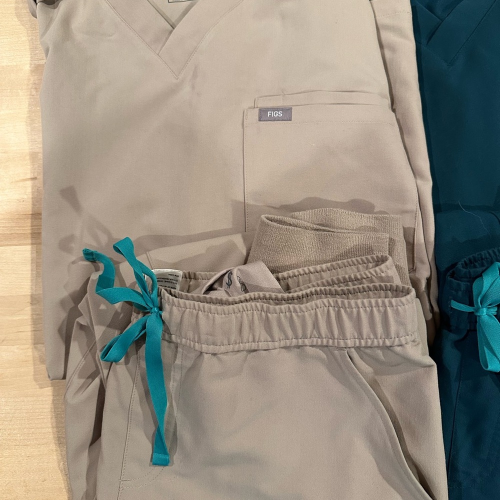 Figs Tan and Teal Scrub Set